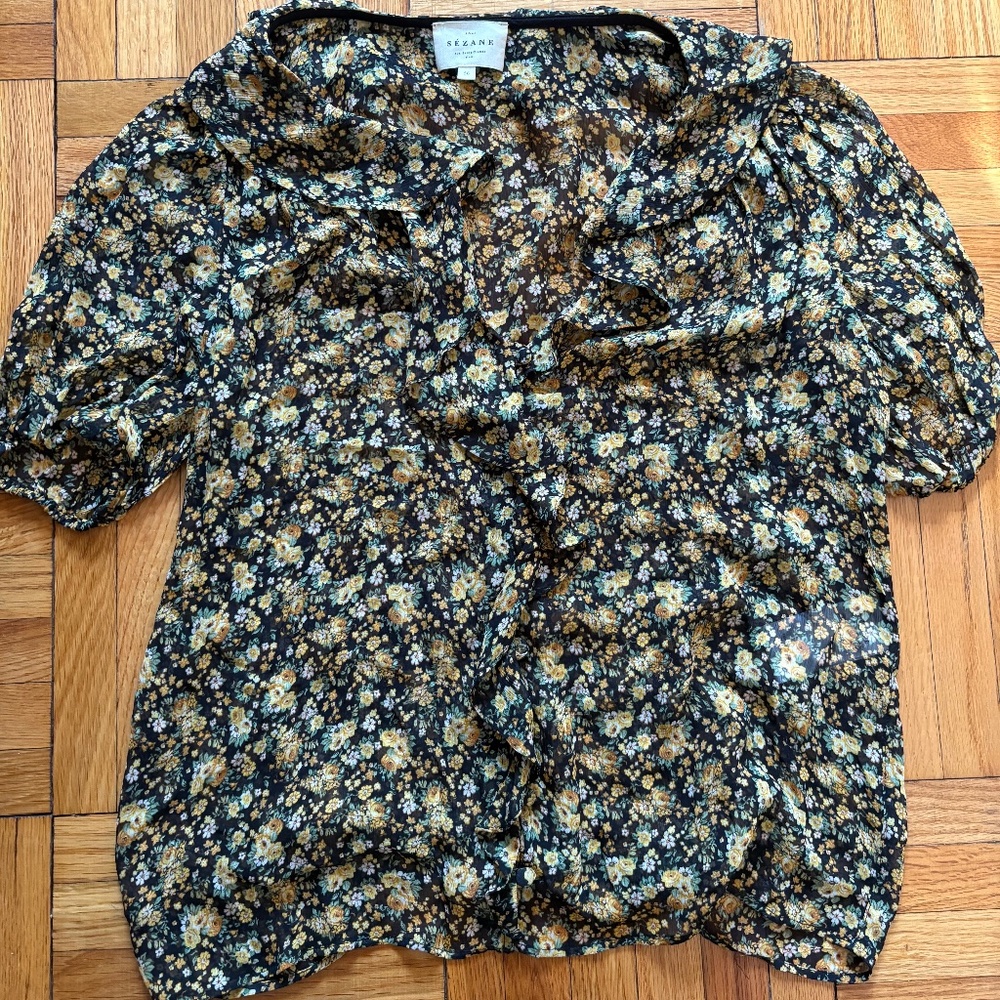 Black floral short sleeve Sézane blouse